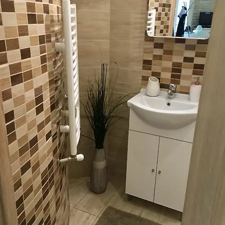 Apartment Tom's